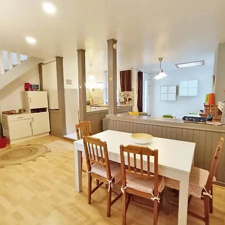 Apartment Les Estives, T2 Bis, Centre Luchon, 6 Personnes Bagneres-de-Luchon