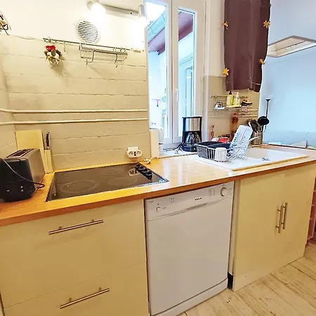 Apartment Les Estives, T2 Bis, Centre Luchon, Wifi, 6 Personnes *